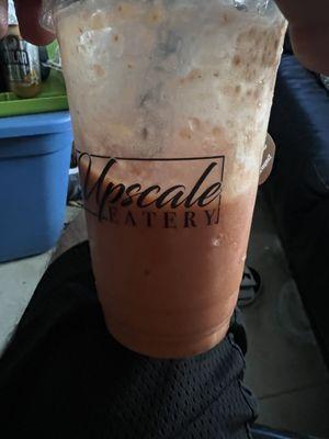 I got the peach detox smoothie and it was very tastefully.