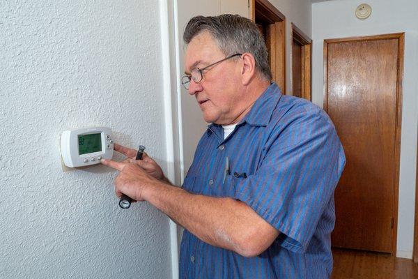 Diagnose electrical issues in thermostat