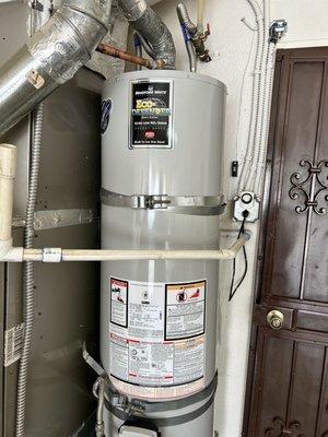 40 Gallon Bradford White Residential Water Heater