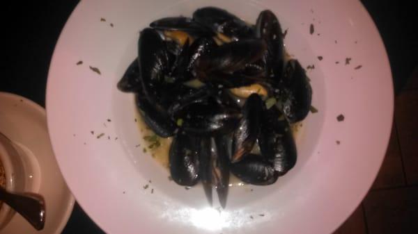 Schooner Wharf Mussels appetizer in white sauce