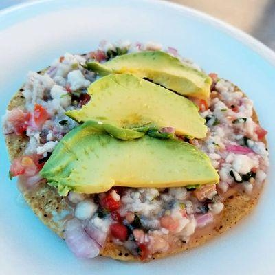 Tostada de ceviche