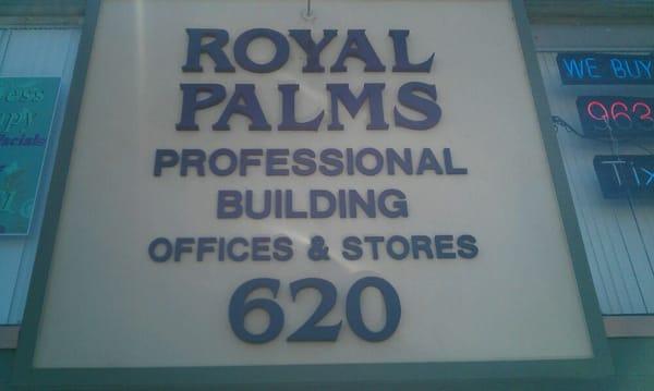 Royal Palms Apartments