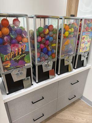 Fun gifts in gum ball machine takes me back to when I was a kid!