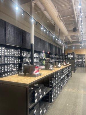 Converse display