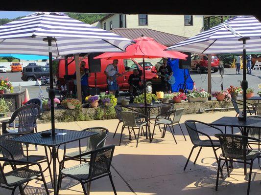 The awesome outdoor patio