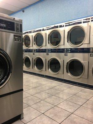 Dryers-clean & all the machines work!