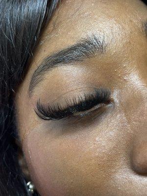 Light volume lash extensions