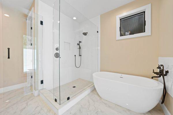 Soaking tub in  our newest listing in the gated community of Portugese Bend, in Rancho Palos Verdes