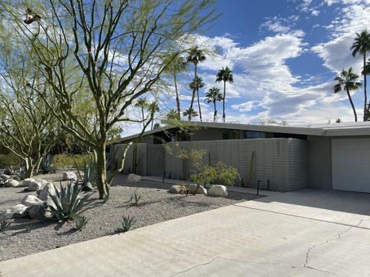 Love this Mid-Century Modern!