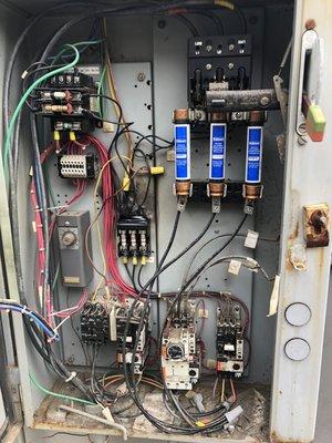 Fuse terminal block replacement and fuse replacement