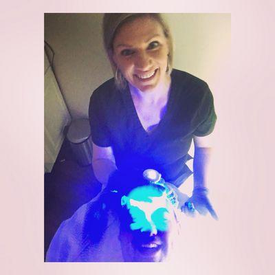 Customized facial w/ Blue LED therapy