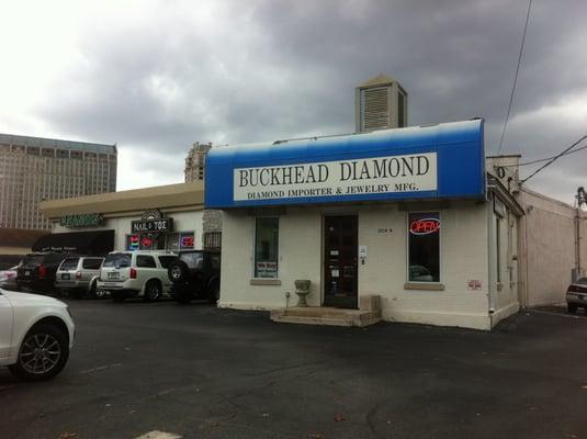 This is the store on the front of our building, Buckhead Diamond. This is where you turn into our parking lot.