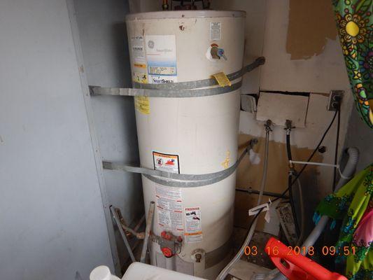 Strapped hot water heater Earthquake retrofit