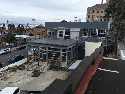 Rooftop deck membrane with pavers