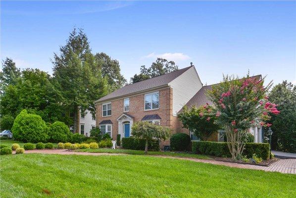 SOLD- Beautiful Ashburn Village home