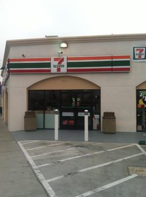 7-Eleven & Chevron Gas Station By: Alfred.M.Villa