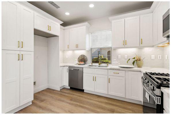 White shaker Cabinet ,Quartz top