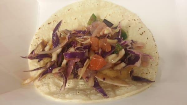 Fish taco with veggies