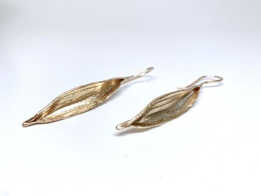 GREENWICH OLIVE LEAF EARRINGS