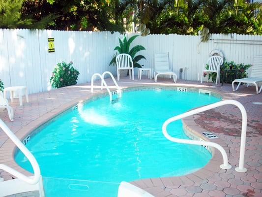 Sparkling Pool!  Authentic Tiki Hut & More