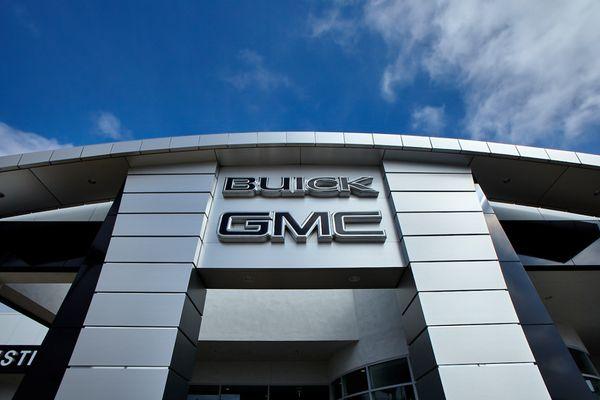 GMC Dealership - ACM Panels