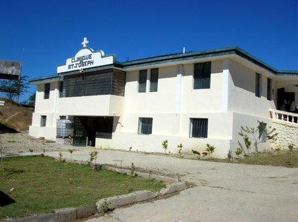 Medical Missionaries built and supports St. Joseph Clinic, serving the region of  Thomassique in Haiti's Central Plateau.