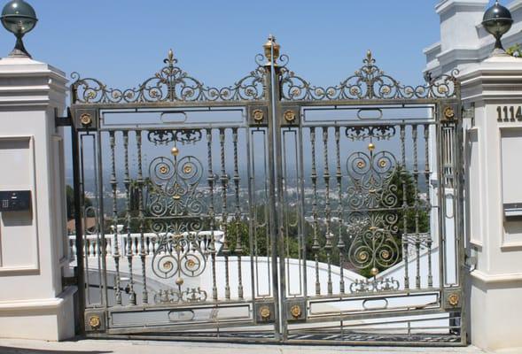 BEAUTIFUL DRIVE WAY GATES WE ALSO DO ALL ELECTRIC ENTRYS AND INSTALLATION OF MOTORS