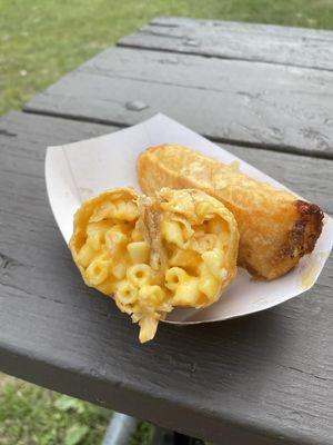 Mac n Cheese Eggrolls