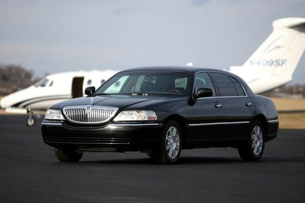 Alpha Limousine has become the leader in Airport Transportation in Nashville!