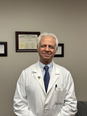 Dr. Jafari has more than 30 years of experience in chiropractic care. He is able to treat back, neck, joint pain, and herniated discs.