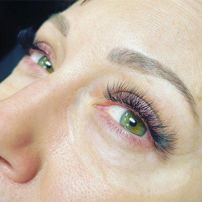 Make your      appointment for lash extensions online.