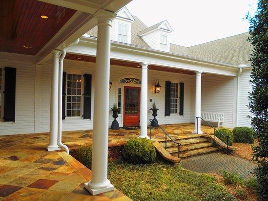 The cozy clubhouse at Hawks Ridge Golf Club.