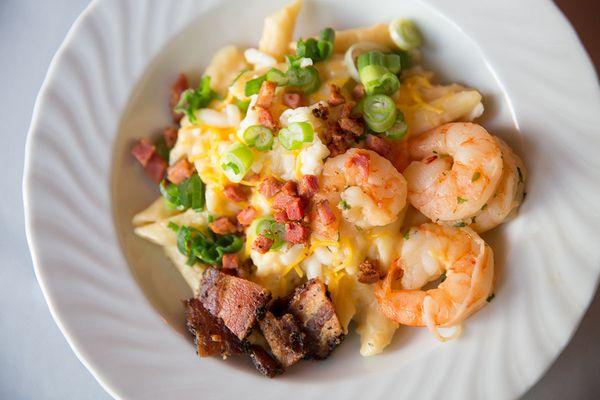 Yummy Shrimp & Grits from one of our Action Stations!