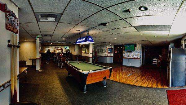 Pool Table (ask for free Pool Day)