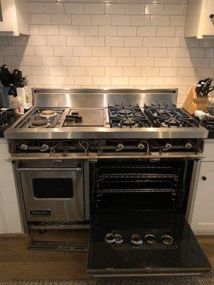 We work with any brands of appliances! Viking stove