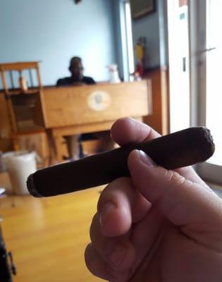 Love smoking cigars to the sound of R. Kelly's greatest hits blasting from a cell phone speaker.