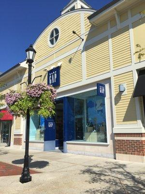 babyGAP of Hingham -- Derby Street Shoppes : 94 Derby Street, Hingham            Storefront