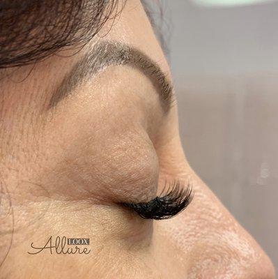 Side view of Hybrid Lash Extension Service