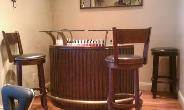 Nail station