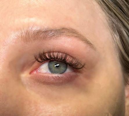 Soft natural look brown lashes