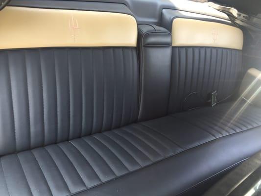 Back seats of Lincoln continental 1962