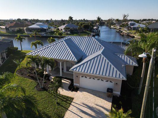 Standing seam metal roof