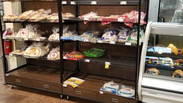 This bread rack should be maintained by the same deli manager.  Again, this is Saturday morning.