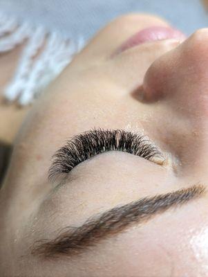 Light volume lashes