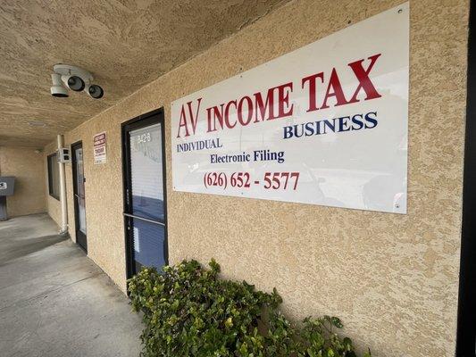 AV Income Tax