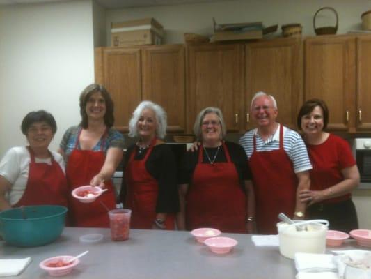 Evangelism committee serves Strawberries