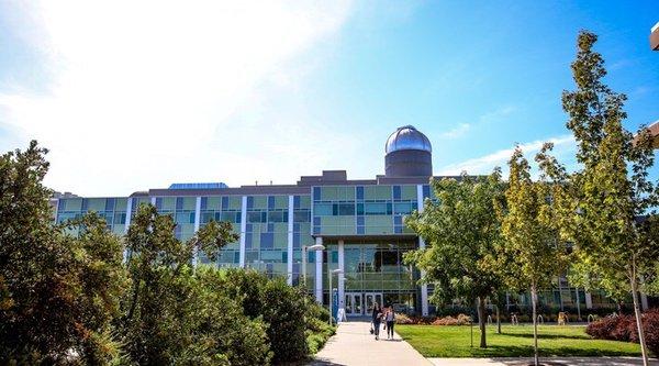 Nora and Hashem Naraghi Hall of Science  (Credit: https://www.csustan.edu/undergrad/campus-tours)