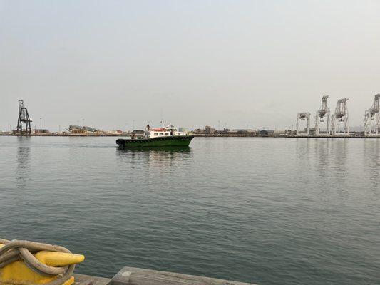 AILINE ELIZABETH heading to rendezvous with crews on their dock