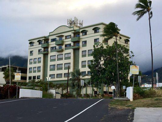 Maui Realty Suites