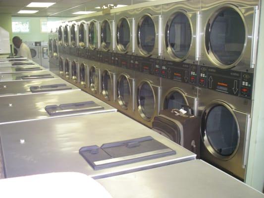 20 / 30 / 50 lb washer size selection, with 4 wash water cycle (super clean your clothes ), 30 lb and Giant 75 lb fast drying dryers